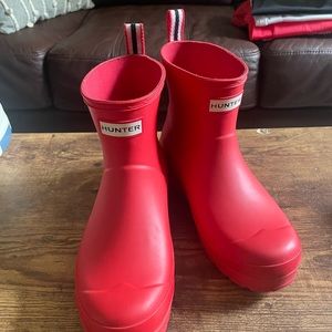 Hunter Women’s Play short wedge rain boot